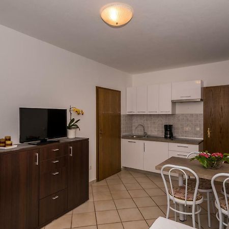 Apartments Sanmichel Pula Exterior photo