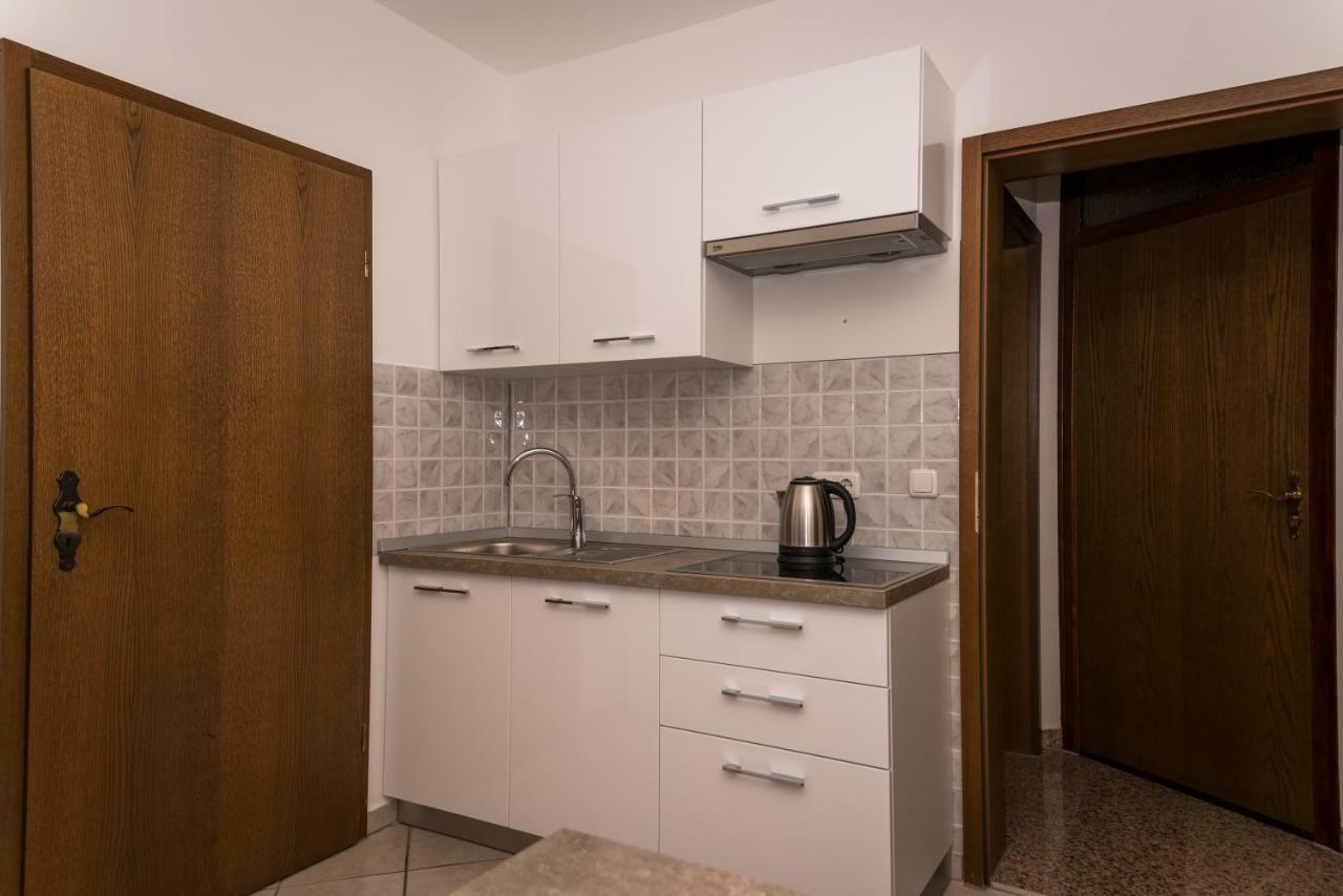Apartments Sanmichel Pula Exterior photo