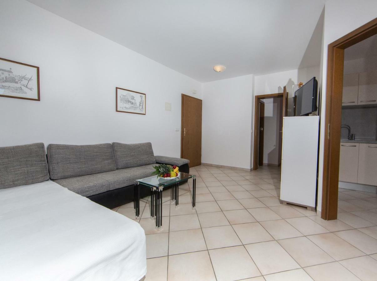Apartments Sanmichel Pula Exterior photo