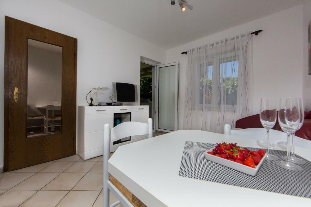 Apartments Sanmichel Pula Exterior photo