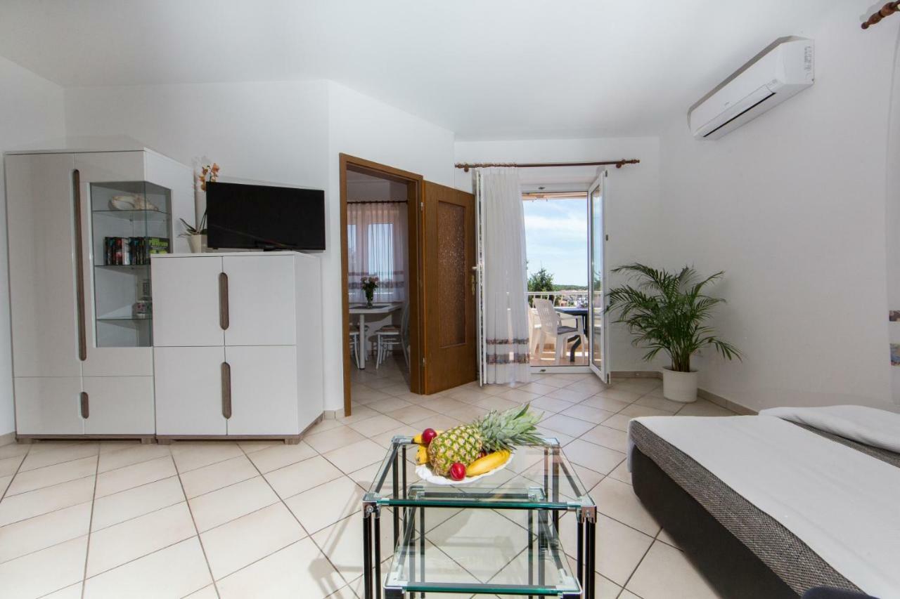 Apartments Sanmichel Pula Exterior photo
