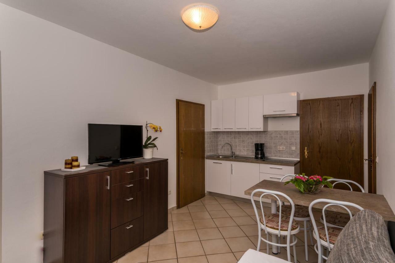 Apartments Sanmichel Pula Exterior photo