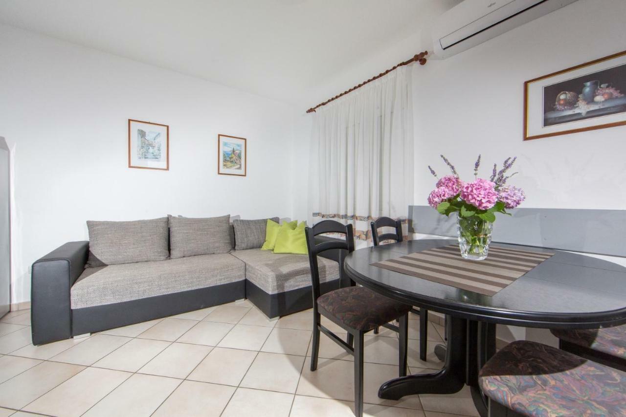 Apartments Sanmichel Pula Exterior photo