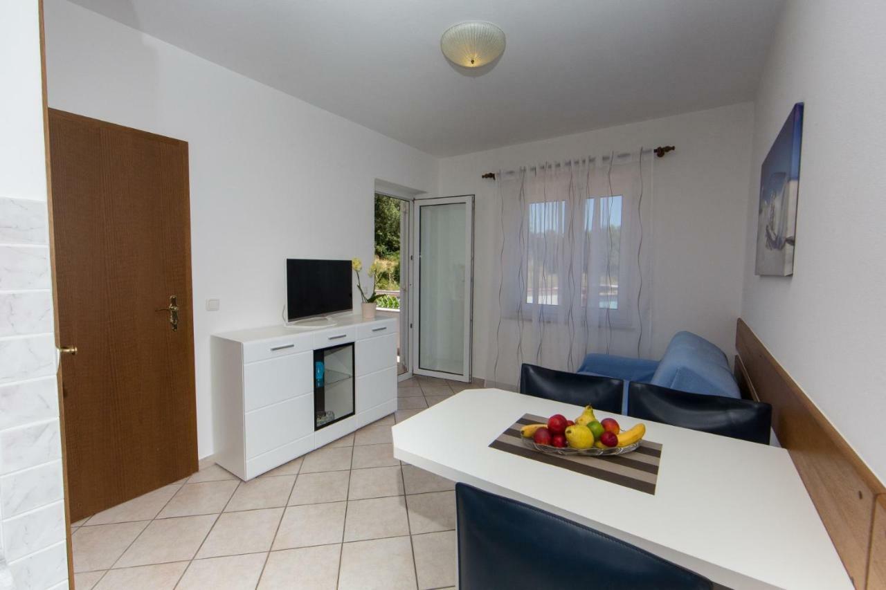 Apartments Sanmichel Pula Exterior photo